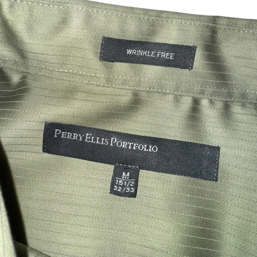 Perry Ellis Portfollio Men’s Dress Shirt Size 15.5-32/33 Green Wrinkle Free